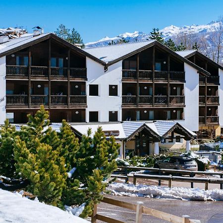 Aparthotel Des Alpes Cavalese Exteriör bild