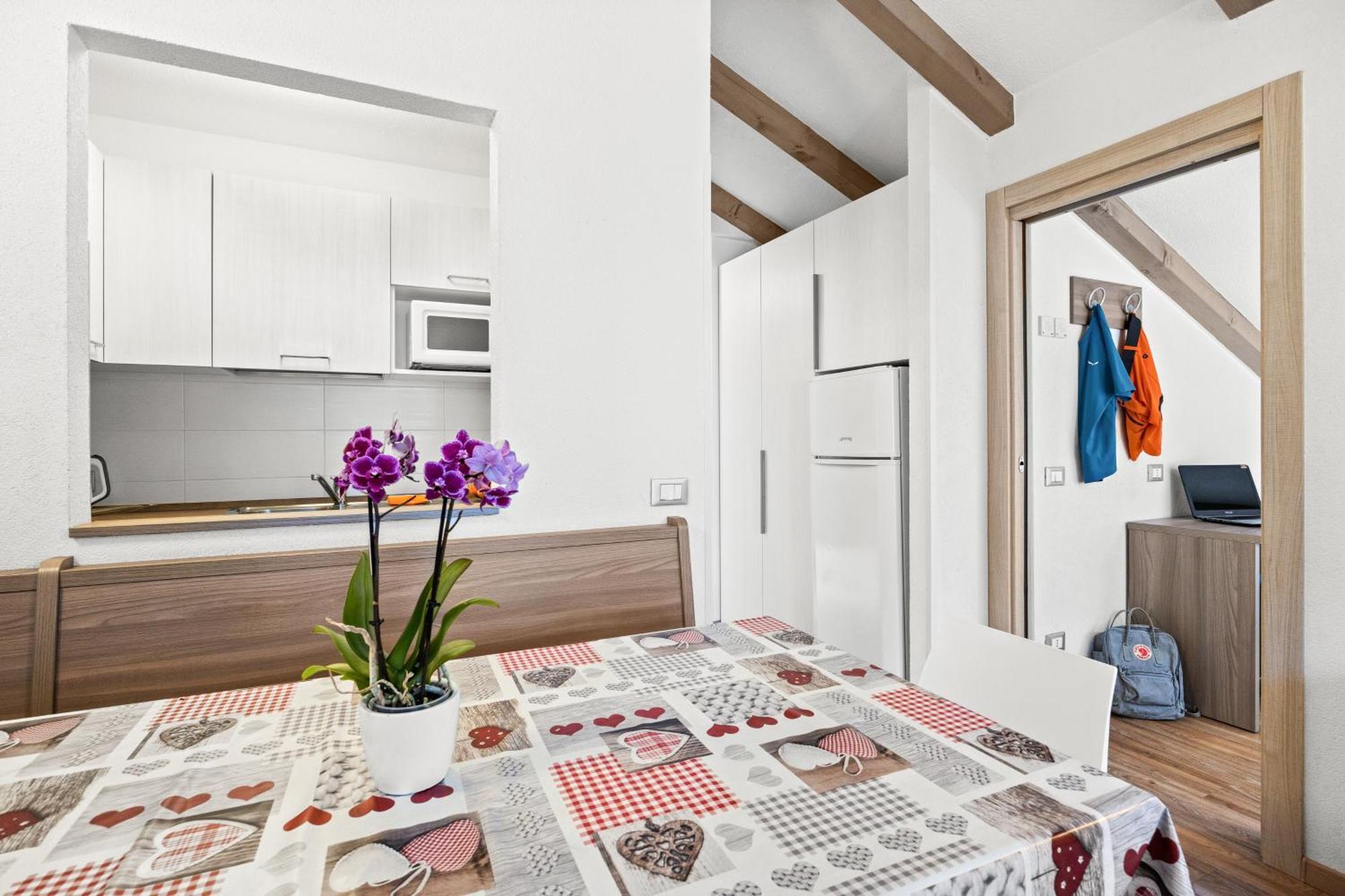 Aparthotel Des Alpes Cavalese Rum bild